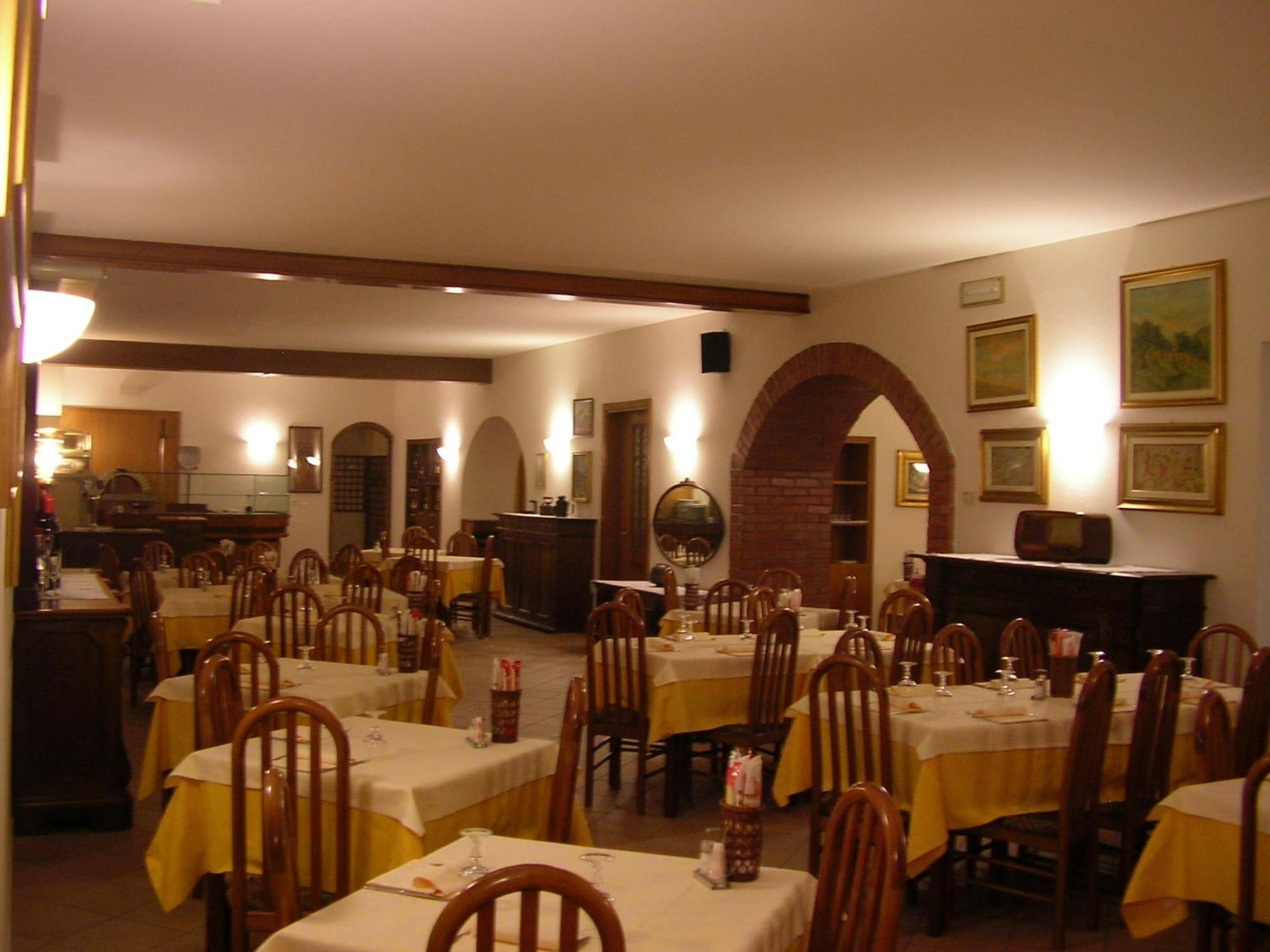 Hotel La Pergola Moniga del Garda Exterior photo