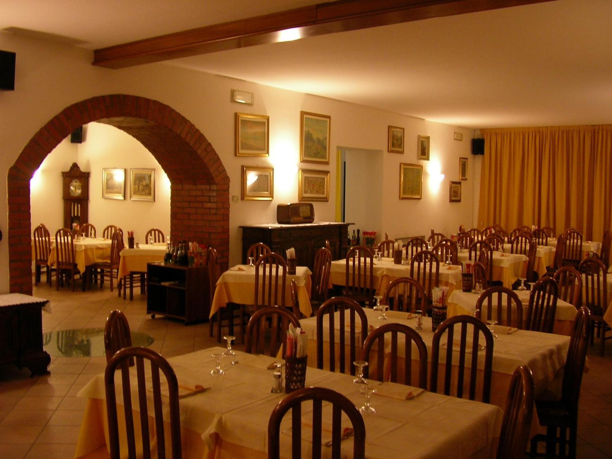 Hotel La Pergola Moniga del Garda Exterior photo