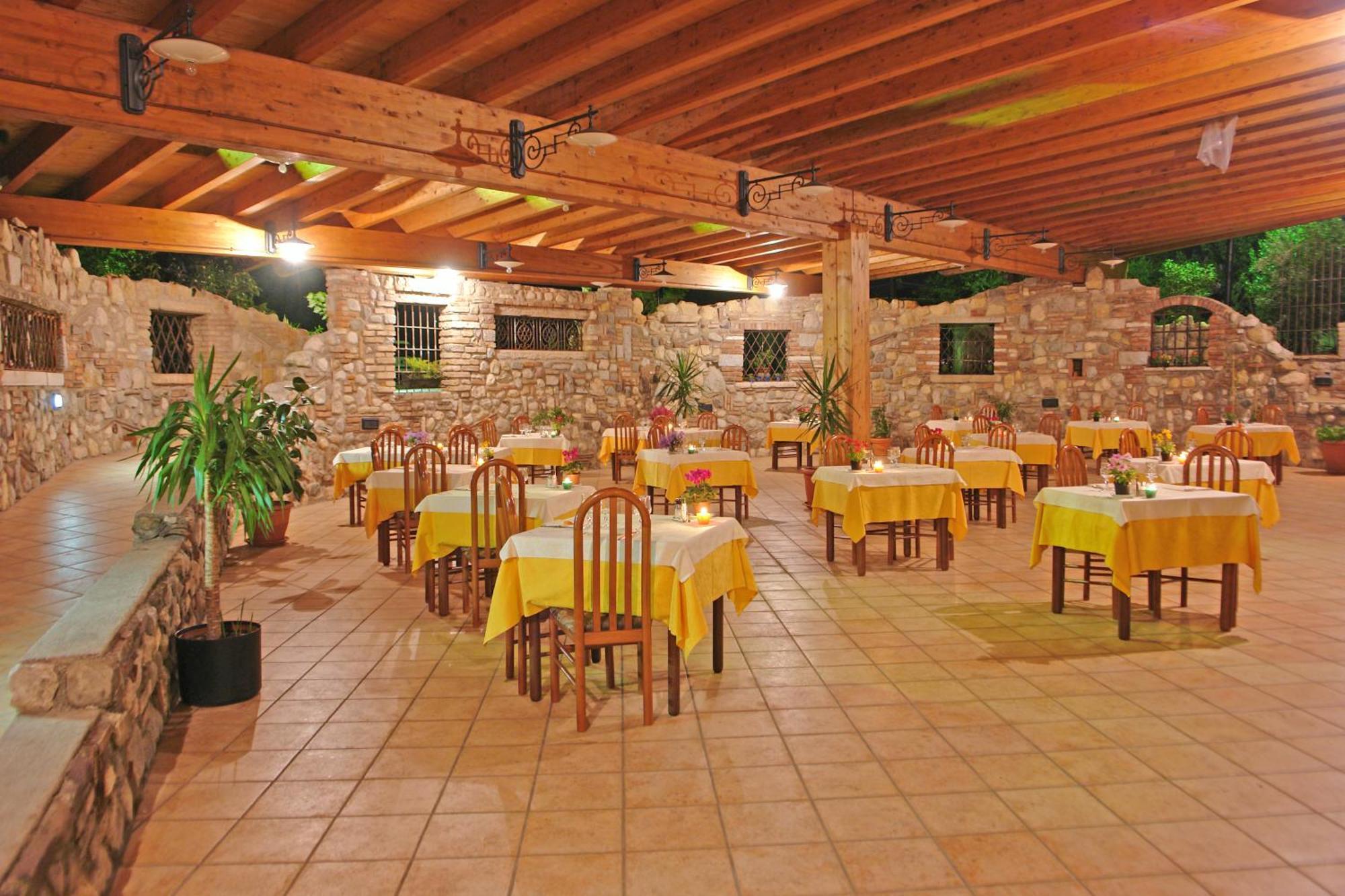 Hotel La Pergola Moniga del Garda Exterior photo