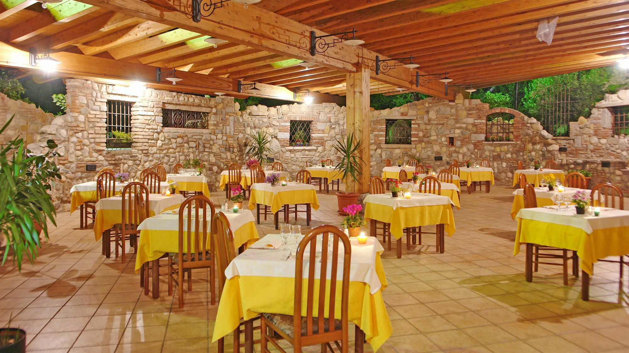 Hotel La Pergola Moniga del Garda Exterior photo